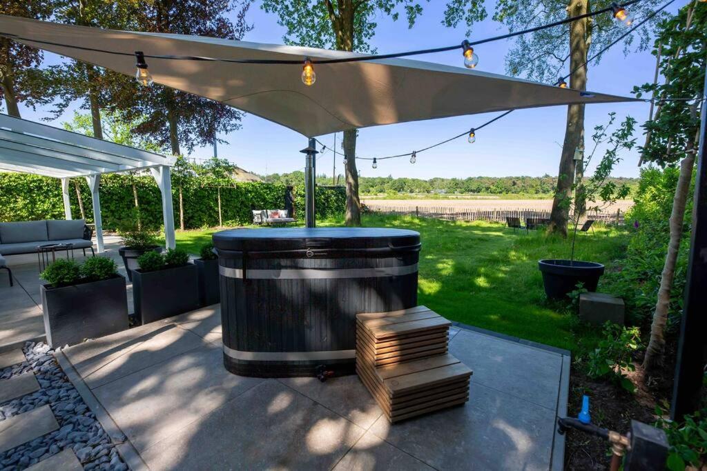 86, Bed & Outdoor Wellness - Sauna, Hottub, Icebath & Outdoor Shower Included! 오이스터위지크 외부 사진